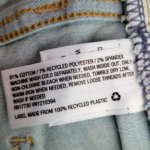 NWT Universal Thread Womens Plus Size Light Wash Distressed Raw Hem Skinny Jeans - Picture 11 of 16